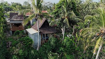 Atuh Forest Cottage