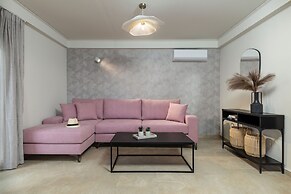 Vouliagmeni Stylish Homes by BluPine