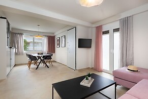 Vouliagmeni Stylish Homes by BluPine