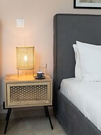 Vouliagmeni Stylish Homes by BluPine