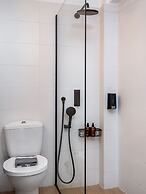 Vouliagmeni Stylish Homes by BluPine