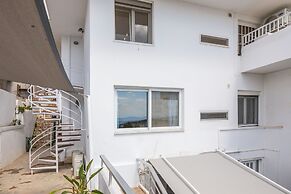 Vouliagmeni Stylish Homes by BluPine