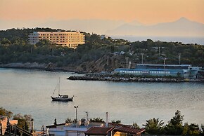 Vouliagmeni Stylish Homes by BluPine