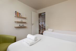 Vouliagmeni Stylish Homes by BluPine