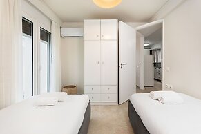 Vouliagmeni Stylish Homes by BluPine