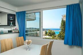 Vouliagmeni Stylish Homes by BluPine