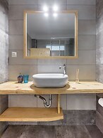 Vouliagmeni Stylish Homes by BluPine