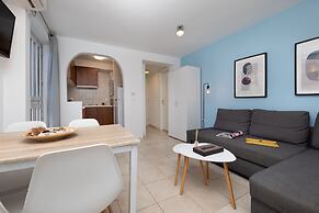 Vouliagmeni Stylish Homes by BluPine