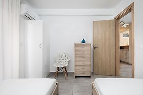 Vouliagmeni Stylish Homes by BluPine