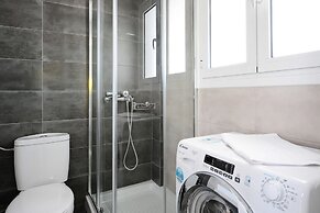 Vouliagmeni Stylish Homes by BluPine