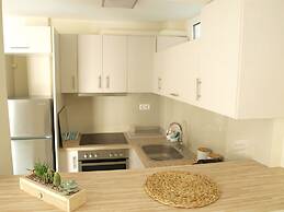 Vouliagmeni Stylish Homes by BluPine