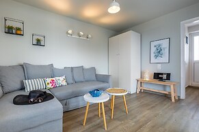 Vouliagmeni Stylish Homes by BluPine