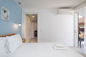 Vouliagmeni Stylish Homes by BluPine