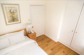 Modern 2 bed flat in historic building