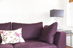 Modern 2 bed flat in historic building