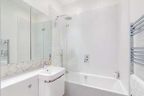 Modern stylish and luxurious 1 bed flat