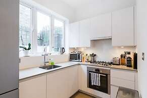 Modern stylish and luxurious 1 bed flat
