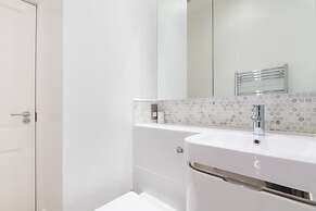 Modern stylish and luxurious 1 bed flat