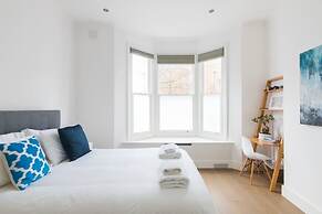 Modern stylish and luxurious 1 bed flat