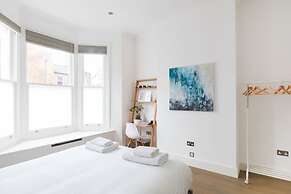 Modern stylish and luxurious 1 bed flat