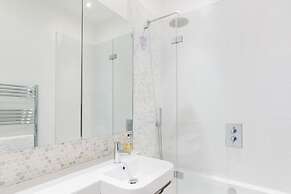 Modern stylish and luxurious 1 bed flat