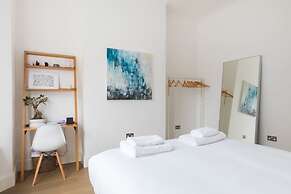 Modern stylish and luxurious 1 bed flat