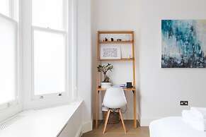 Modern stylish and luxurious 1 bed flat