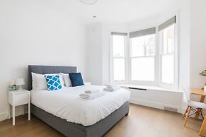 Modern stylish and luxurious 1 bed flat