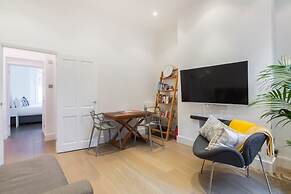 Modern stylish and luxurious 1 bed flat