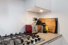 Modern stylish and luxurious 1 bed flat