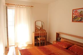Sunny Family Apartment