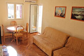 Sunny Family Apartment
