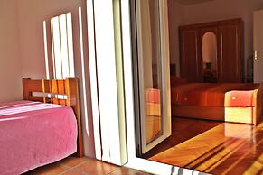 Sunny Family Apartment