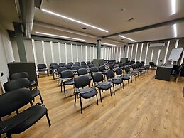 Petousis Hotel & Suites