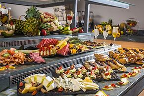 Petousis Hotel & Suites