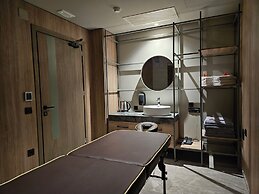 Petousis Hotel & Suites