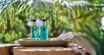 PortoBay Flores