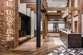 The Wilbur Lititz, Tapestry Collection by Hilton