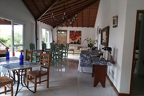 Pousada Caminho das Aroeiras