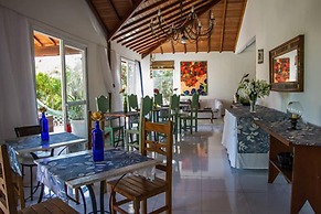 Pousada Caminho das Aroeiras