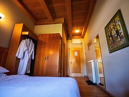 Natyral Razma Resort