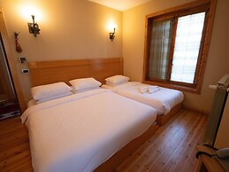 Natyral Razma Resort