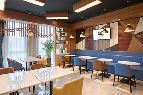Holiday Inn Express Qingdao Chengyang Central by IHG