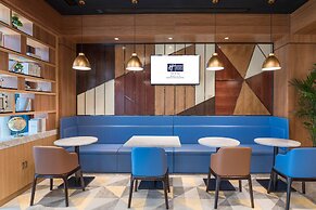 Holiday Inn Express Qingdao Chengyang Central by IHG