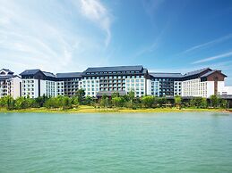 Crowne Plaza Wuxi Lake View by IHG