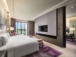 Crowne Plaza Wuxi Lake View by IHG