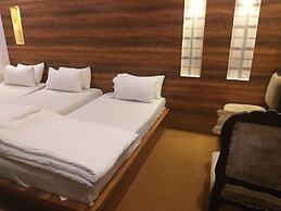 Dwivedi Hotels Hotel Elena