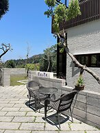 Xi Tou in Sunny Day Inn