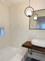 Xi Tou in Sunny Day Inn