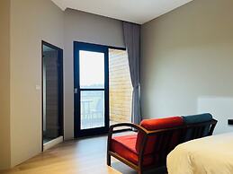 Xi Tou in Sunny Day Inn